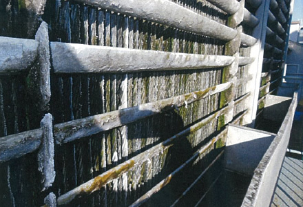 作業前　冷却塔外側　（ルーバー・充填材）